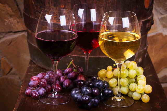 14 receptų namų vyno iš vynuogių
