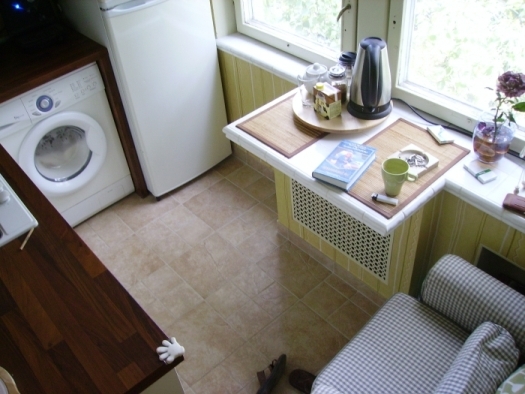 virtuvės baldų komplektas mažai virtuvei