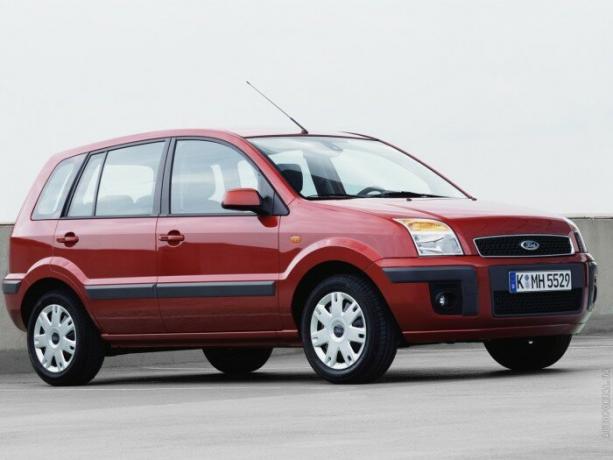 Mažas Mažas automobilis "Ford Fusion" buvo gaminamas daugiausia Europos rinkoje. | Nuotrauka: ford.autoportal.ua.