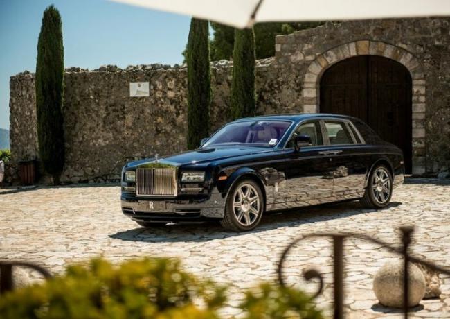 Senas geras "Rolls-Royce Phantom ir visi geri.