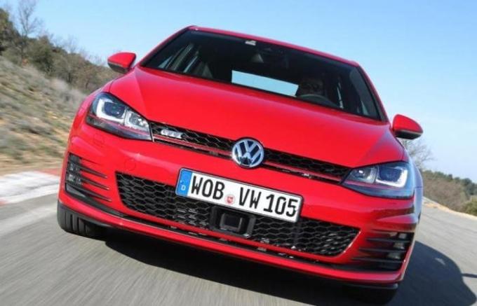  "Sąnaudos" hečbekas "Volkswagen Golf GTI negali pasigirti dideliu patikimumu. | Nuotrauka: autoweek.com.