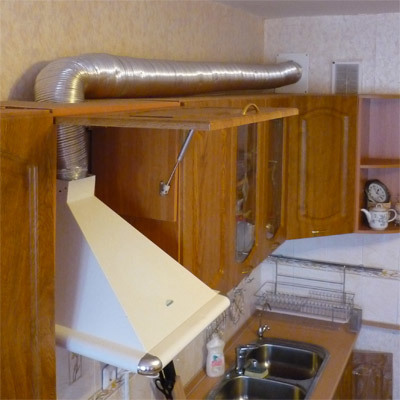 Gaubto montavimas į ventiliacijos sistemą naudojant specialų gofruotą vamzdį