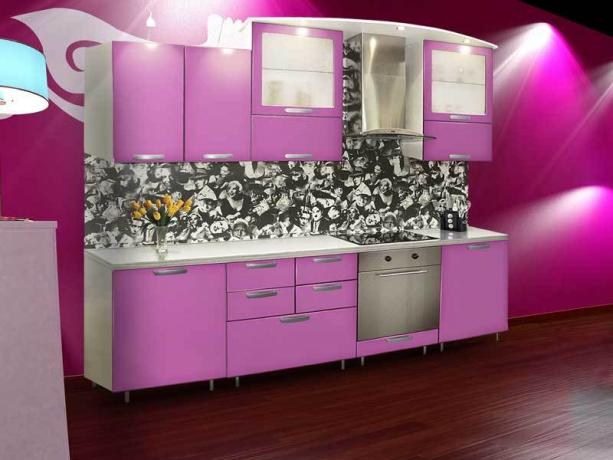 rožinės spalvos tapetai virtuvėje