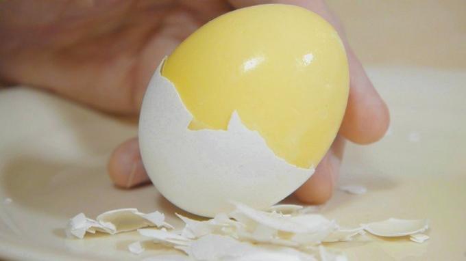 "Gold" kiaušiniai, arba kaip padaryti omletas nesulaužant kiaušinius