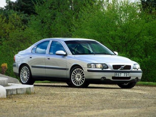 Net senas Volvo S60 vairuotojo yra saugumas. | Nuotrauka: auto.vercity.ru.