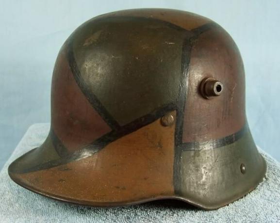 Kodėl vokiečių armijos kareiviai nešiojo raguotas šalmai