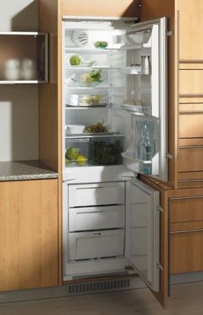 virtuvės dizainas 6 kv.m su šaldytuvu