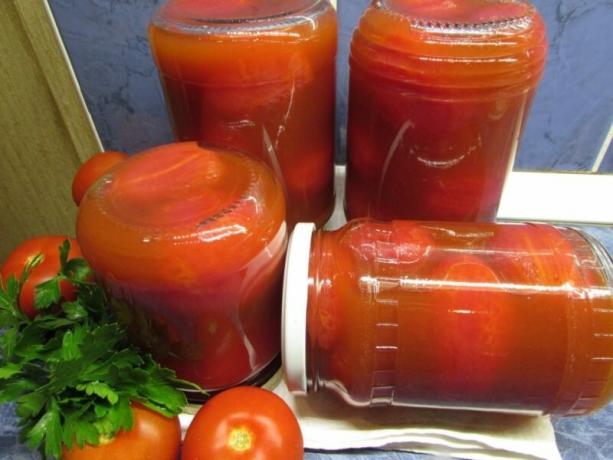 Geri pomidorai pomidorų pasta, virėjas, kuris gali bet šeimininkė. Iliustracija straipsnyje naudojamas standartinis licencijos © ofazende.ru