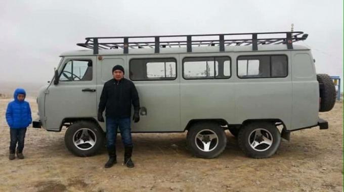 Triašio UAZ, kuris yra Mongolija ir daryti nėra neįprasta. | Nuotrauka: carakoom.com.