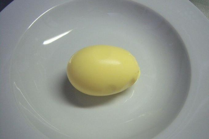 Kaip paruošti "aukso kiaušinius" arba plakta kiaušiniai su lukštu