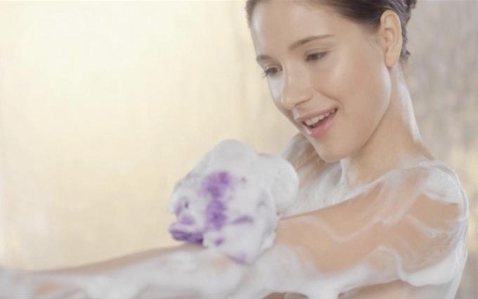 6 stebina faktai iš dermatologų apie BAST dėl dušu