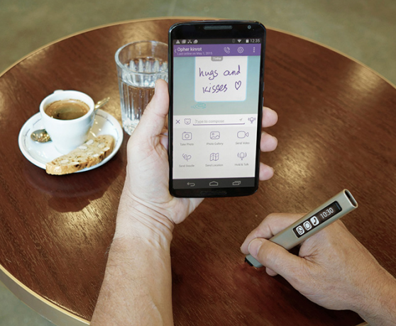 Su Phree Skaitmeninis Stulus gali rašyti ant bet kokio paviršiaus - žodžiai ir eskizai iš karto ant jūsų išmaniojo telefono ekrano