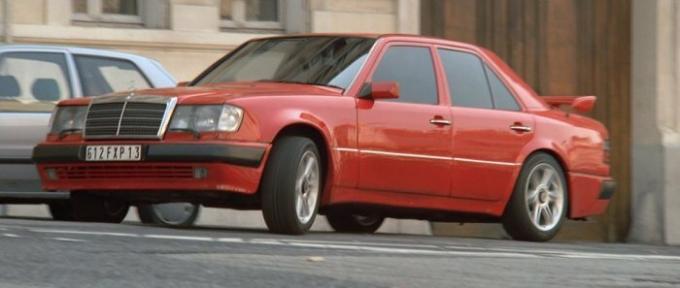 Mercedes-Benz E 500 1992 filmavosi filme "Taksi". | Nuotrauka: imcdb.org.