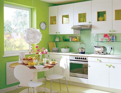 Harmoninga mažos virtuvės spalvų schema