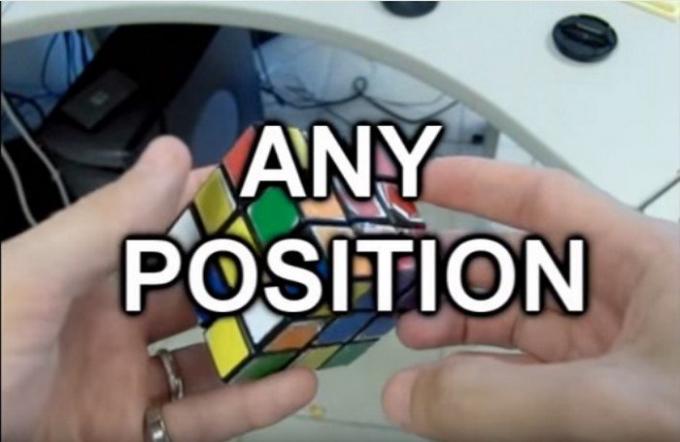 Kaip surinkti Rubiko kubą per du judesius