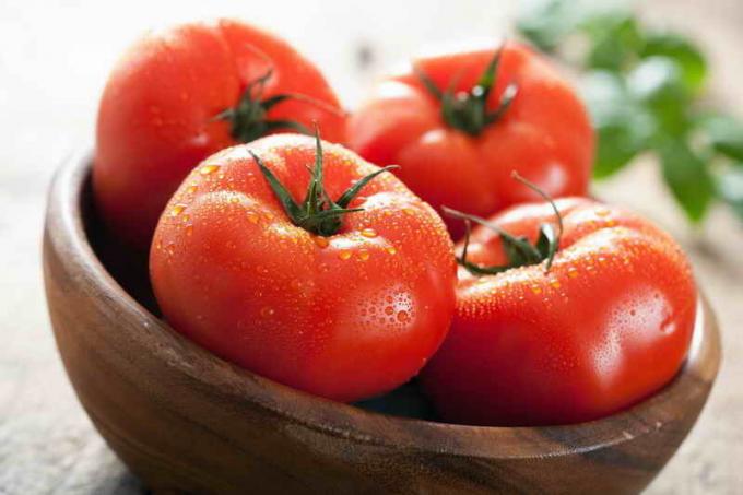 Pomidorai. Iliustracija straipsnyje naudojamas standartinis licencijos © ofazende.ru