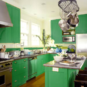 Originalus žalios spalvos virtuvės komplektas